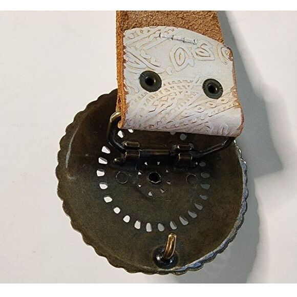 Vintage Fossil Genuine Leather Belt White Tooled Leather Rhinestone Buckle - Picture 4 of 11